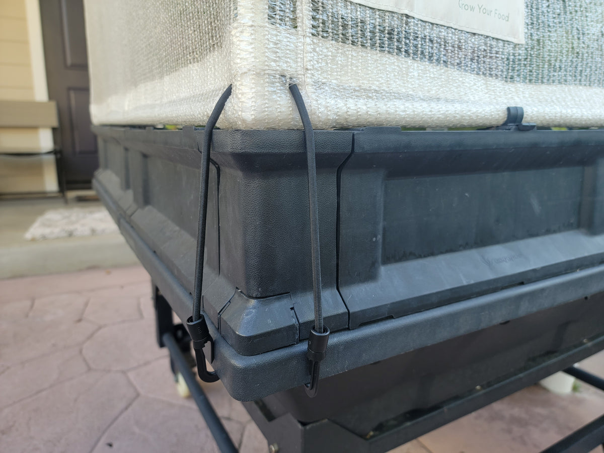 Wind straps on Vegepod